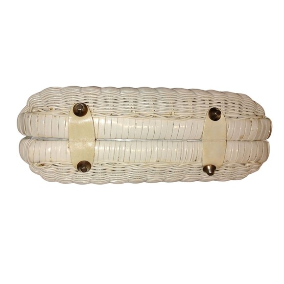 Vintage White Wicker Purse w/Pearl Lucite Handles Mid Century Modern Hong Kong - Picture 5 of 16